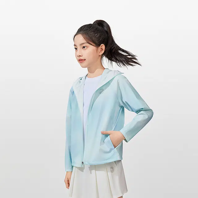 波司登户外服 骄阳系列 防晒轻薄透气凉感渐变连帽长袖 儿童款
