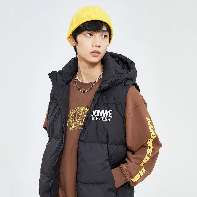 美特斯邦威 字母印花连帽宽松拉链羽绒服 男款