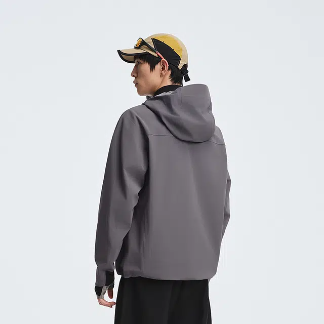 波司登  保暖防寒防泼水透气轻薄 冲锋衣 男款