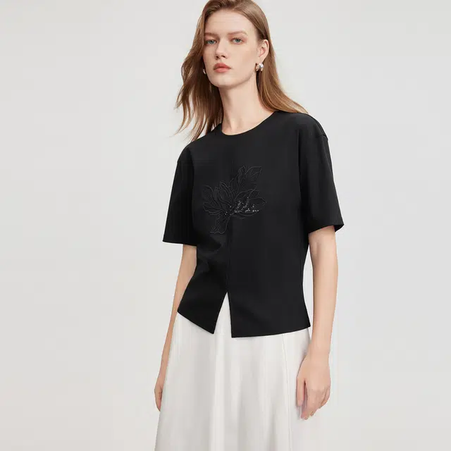 ELLE T