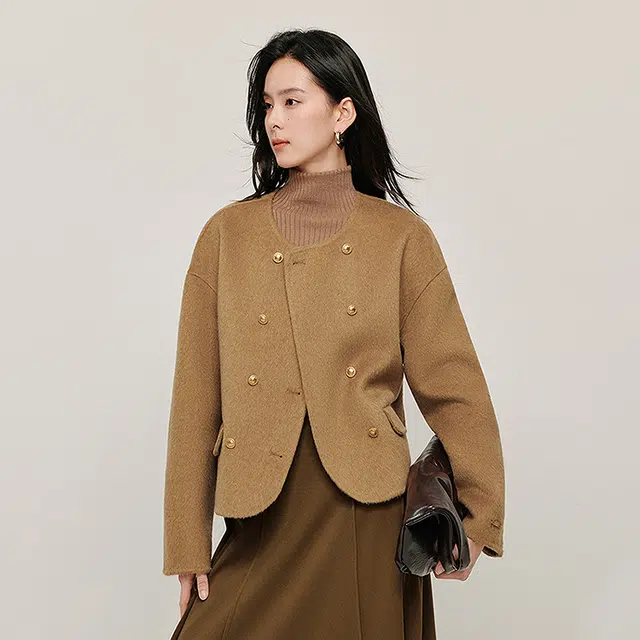 茵曼 双面呢双排扣圆领短款简约大衣 女款