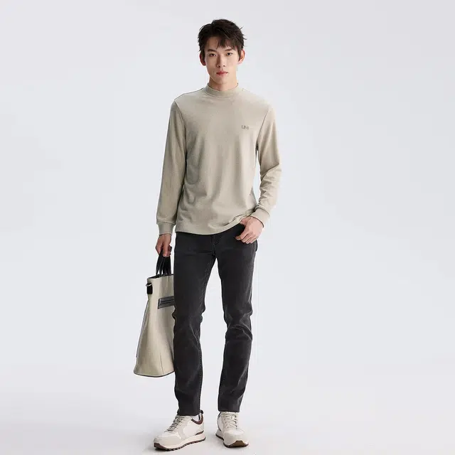 LESS IS MORE T