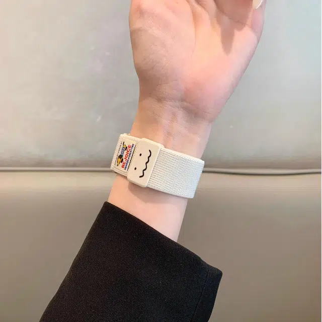 老佳 苹果适用 手表表带 尼龙材质 可爱涂鸦腊肠小狗磁吸表带男女通用