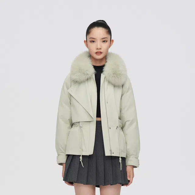 波司登 新款毛领都市休闲户外羽绒服 女款