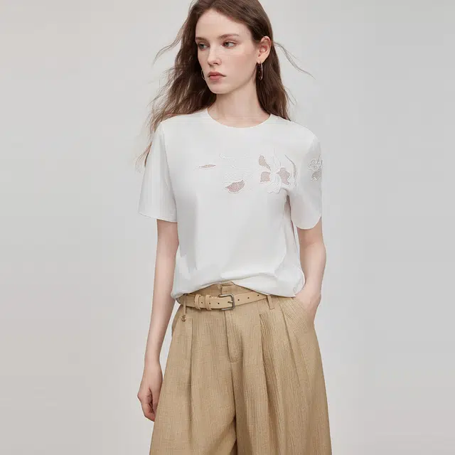 ELLE T