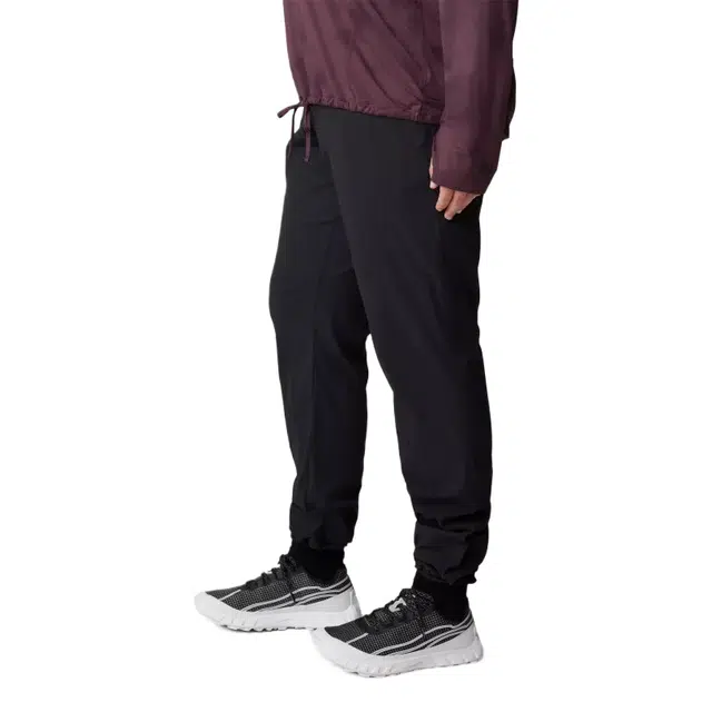 MOUNTAIN HARDWEAR