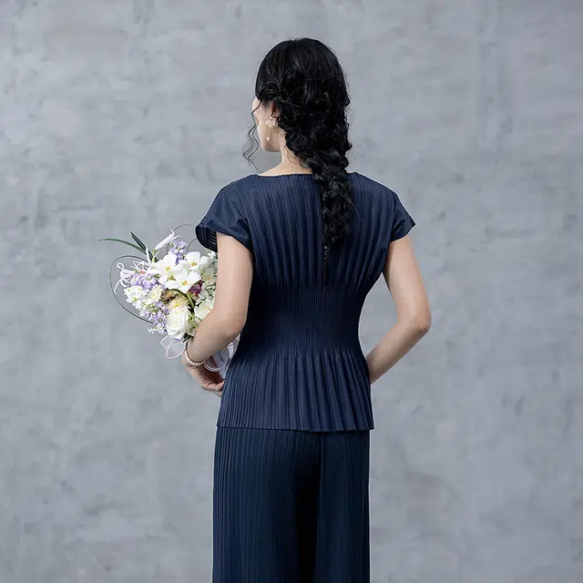 A LIFE ON THE LEFT T