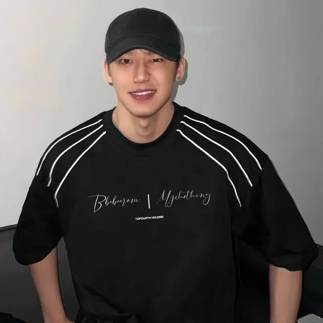 HIPHOPPUNKS T