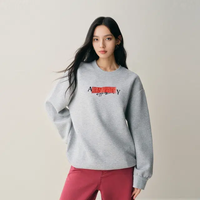 太平鸟 百搭舒适空气层刺绣字母圆领卫衣 女款