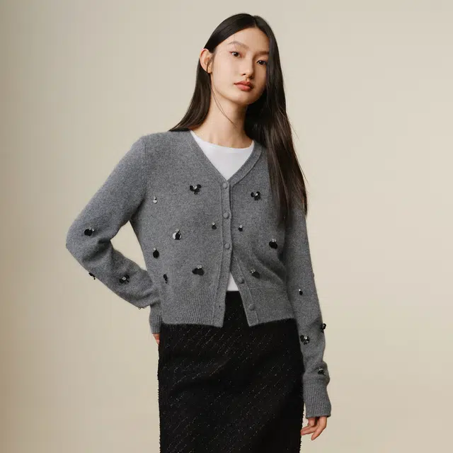 玖姿安娜蔻 休闲格雷系设计感软糯绒感针织衫 女款 中灰