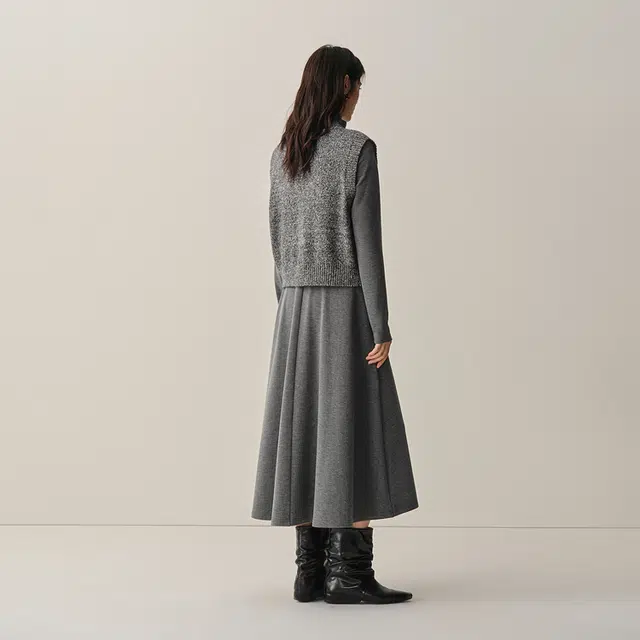 太平鸟 针织简约优雅百搭轻盈时尚长袖连衣裙 女款