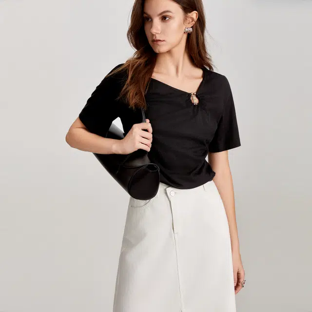 ELLE T