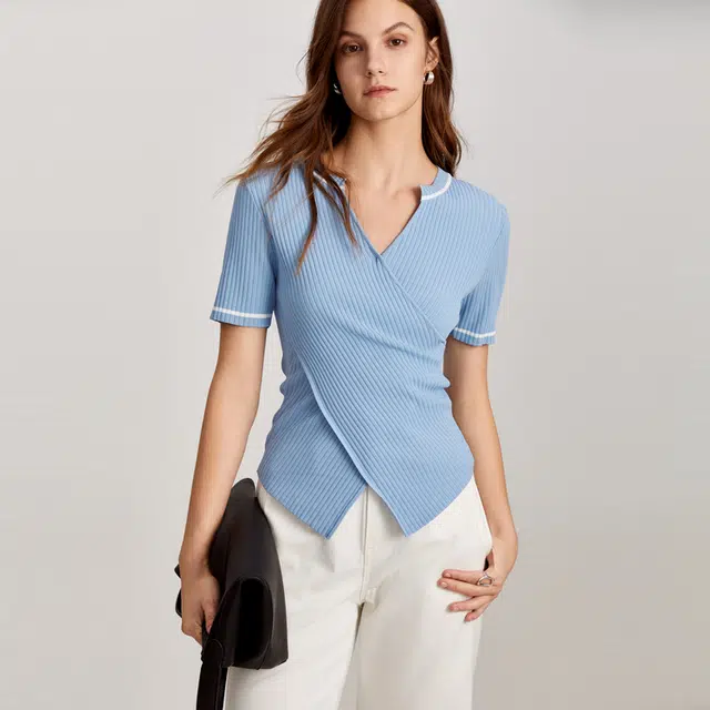 ELLE V