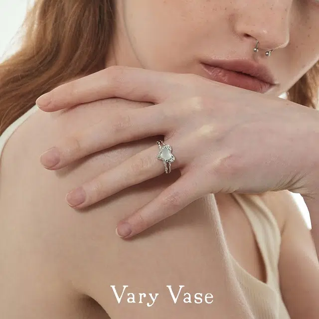 VARYVASE