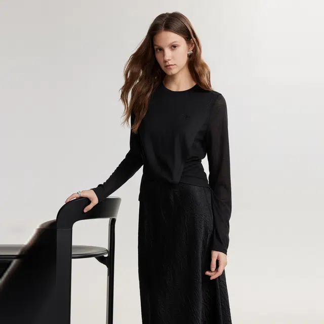 ELLE LOGO T