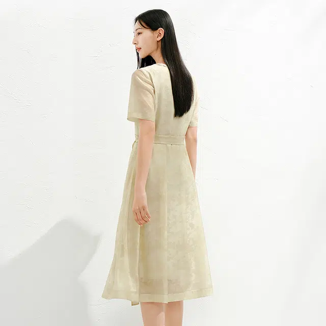 玖姿安娜蔻 欧若风优雅通勤系带收腰轻薄短袖连衣裙 女款