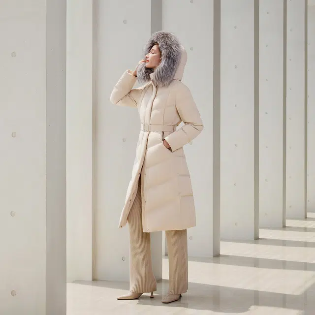 波司登 鹅绒纯色厚款舒适百搭时尚羽绒服 女款