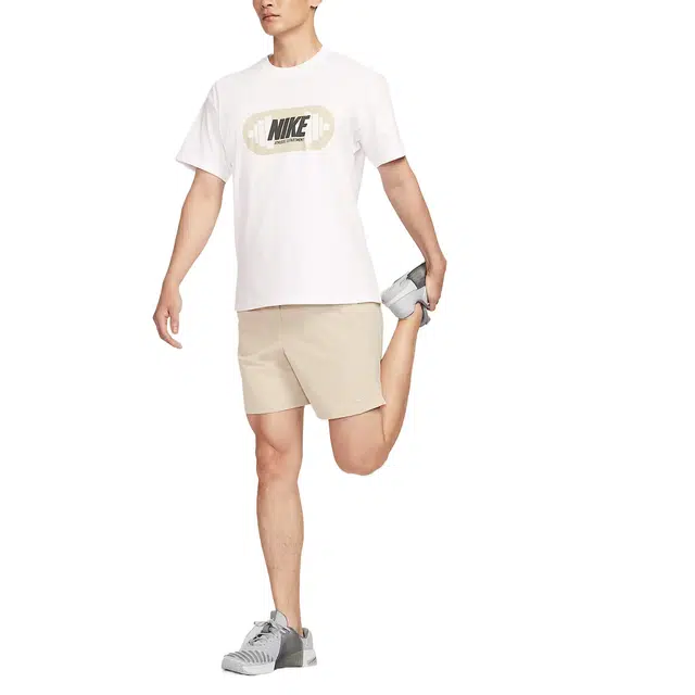 Nike Unlimited Dri-FIT