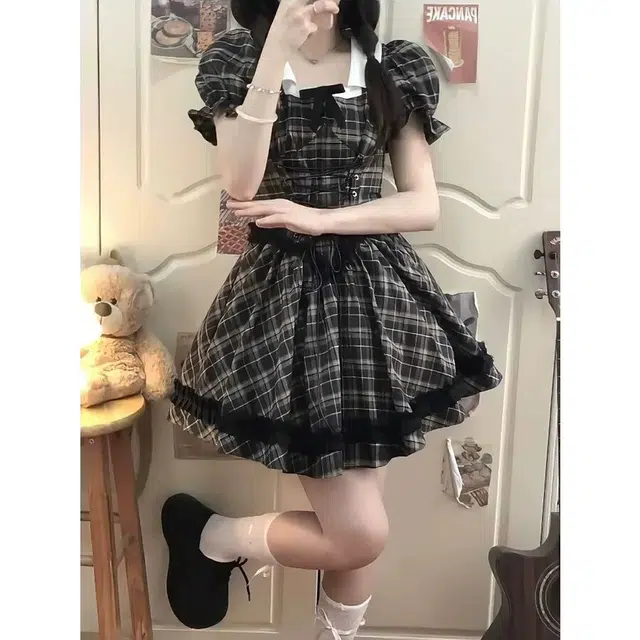 水中花 复古泡泡袖甜辣妹学院风收腰短袖连衣裙 女款