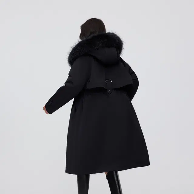 波司登 三合一貉子毛领连帽腰部抽绳长款派克羽绒服 女款