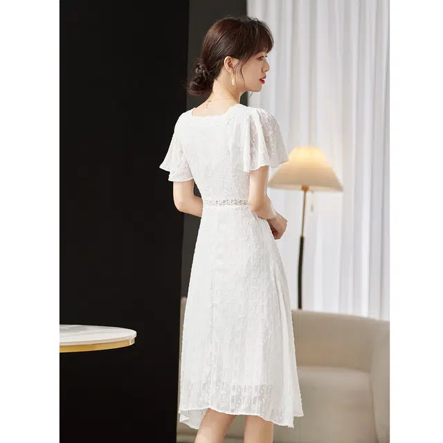 爱依莲 时尚舒适百搭短袖连衣裙 女款 白色