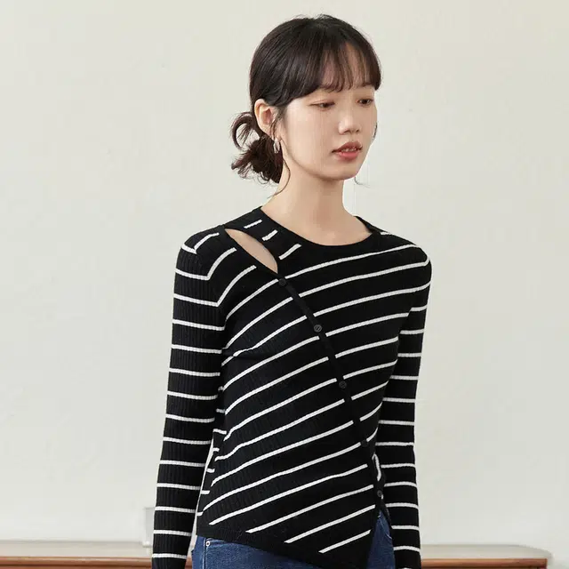 茵曼 条纹镂空肩部圆领长袖针织毛衣 女款