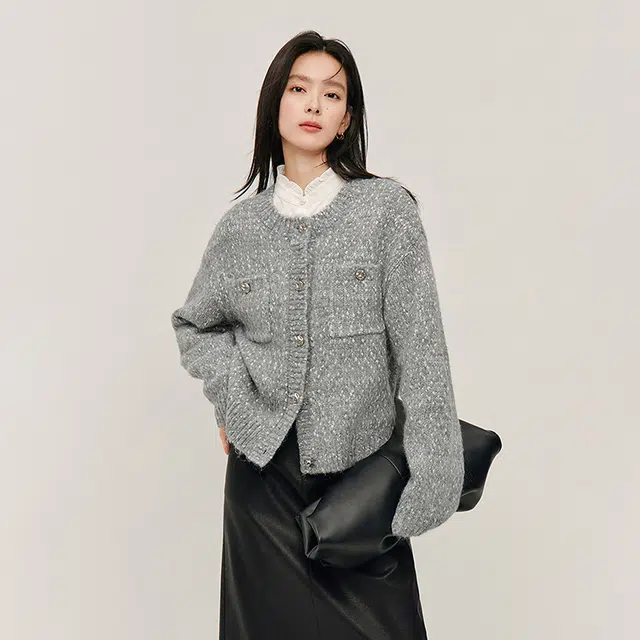 茵曼 小香风圆领宽松休闲开衫长袖毛衣 女款 花灰色