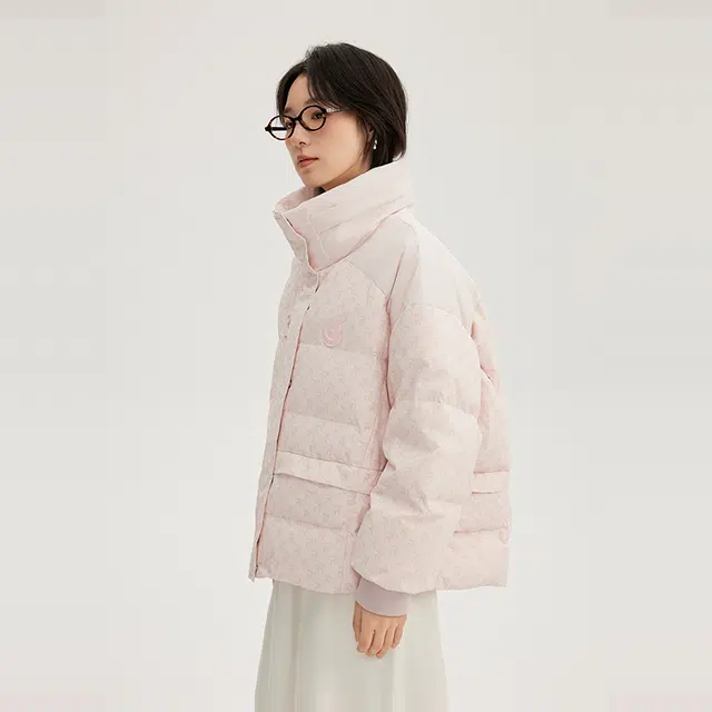 艾莱依 时尚老花拼接连帽舒适羽绒服 女款