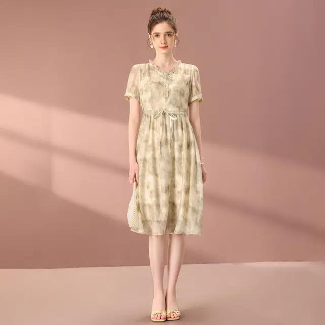 粉红玛琍 春,夏,秋 气质木耳边通勤短袖连衣裙 收腰 女款 绿色