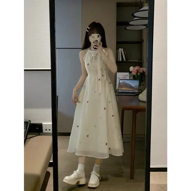 纤丝鸟 碎花法式收腰蝴蝶结甜美温柔露肩显瘦气质百搭无袖连衣裙 女款