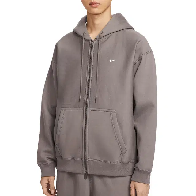 Nike Solo Swoosh