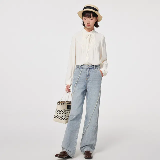 美特斯邦威 通勤气质精致木耳花边质感宽松长袖衬衫 女款 米白