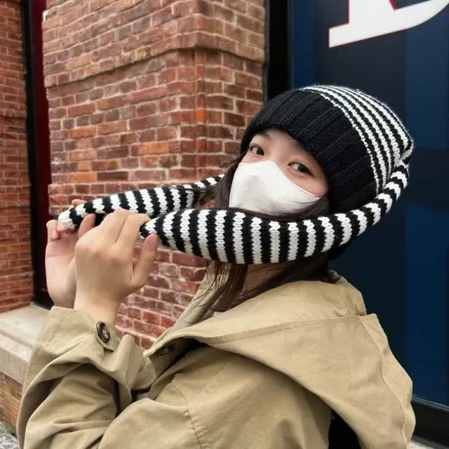 恩僾德 日韩条纹针织套头可爱兔耳朵小众百搭显脸小保暖护耳逛街凹造型 聚酯纤维 绒线帽 男女同款情侣款