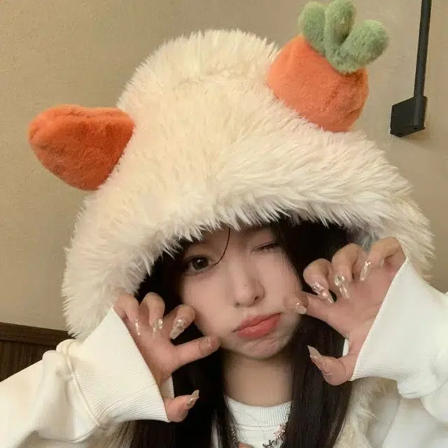 恩僾德 胡萝卜脑袋秋冬季百搭小众高颜值可爱毛绒骑行防寒保暖护耳卡通显脸小 聚酯纤维 绒线帽 男女同款情侣款