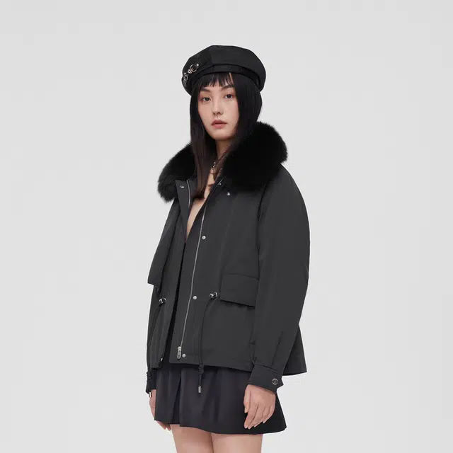 波司登 新款毛领都市休闲户外羽绒服 女款