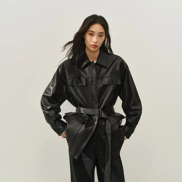 太平鸟 质感百搭时尚经典摇滚黑骑士锋资廓形外套真皮皮衣 女款