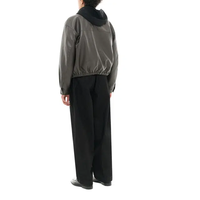BESLOW ONE TUCK CURVED JEAN