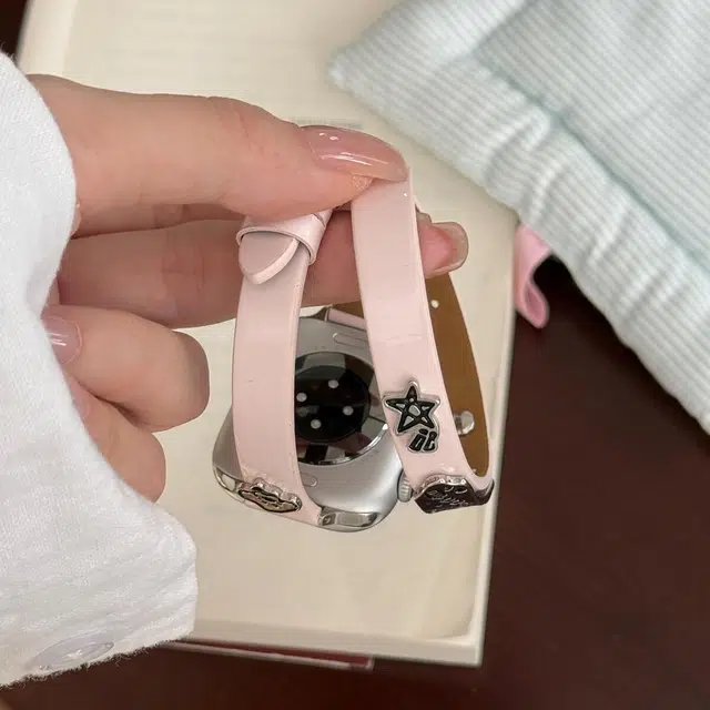 卫欣 苹果适用 手表表带 牛皮材质 卡通小狗双圈表带男女通用
