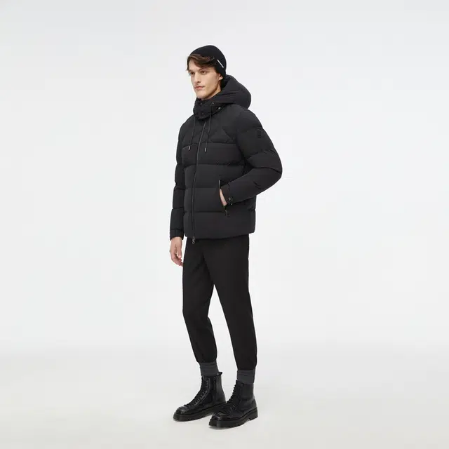 波司登 保暖时尚新款都市休闲户外羽绒服 男款