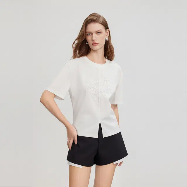 ELLE T