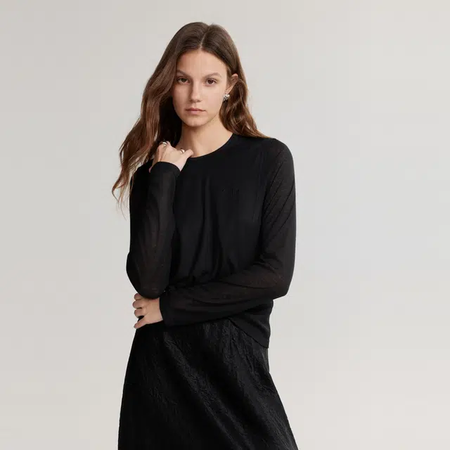 ELLE LOGO T
