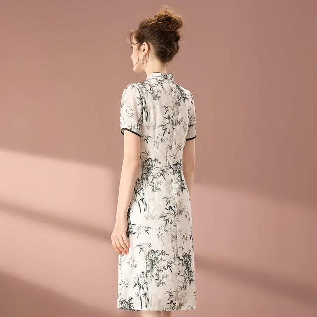 粉红玛琍 春,夏,秋 国风立领修身短袖连衣裙 收腰 女款 绿色