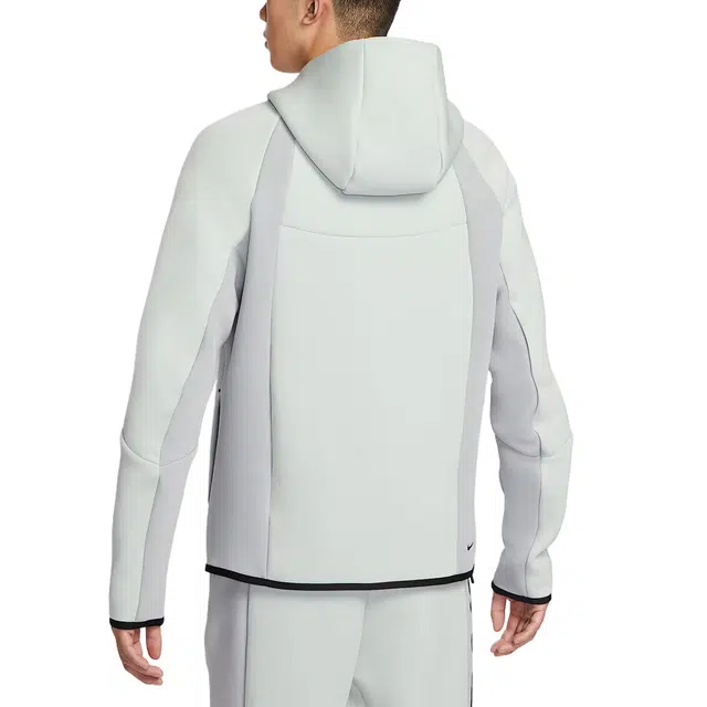 Nike WINDRUNNER Tech
