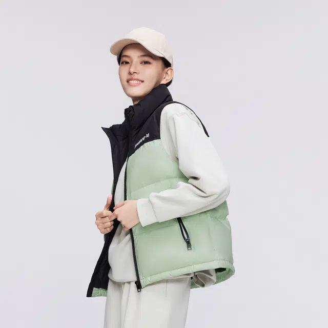 波司登 立领拼色短款合身保暖无袖羽绒服 男女同款