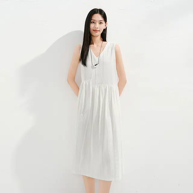 玖姿安娜蔻 简约清新棉剪花肌理感无袖连衣裙 女款 本白