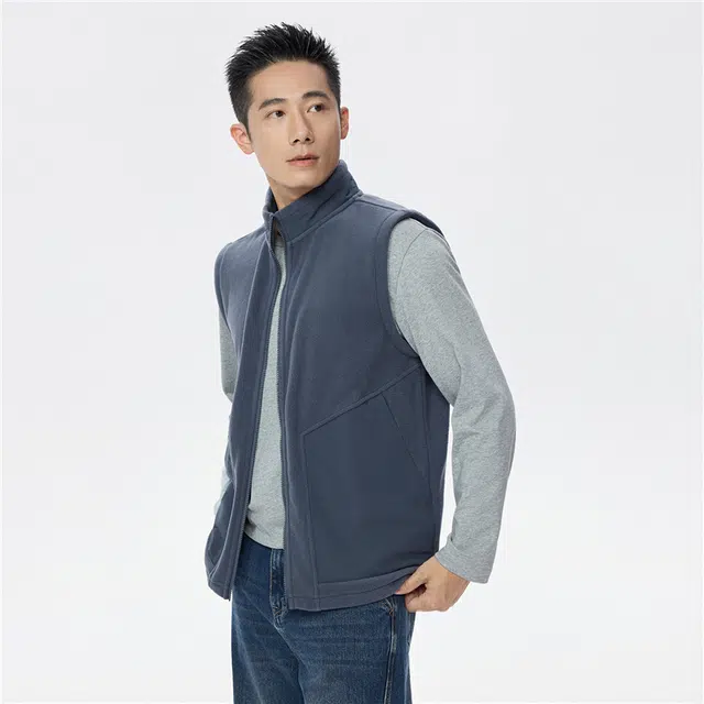 佐丹奴 摇粒绒针梭织拼接口袋立领外套马甲 男款