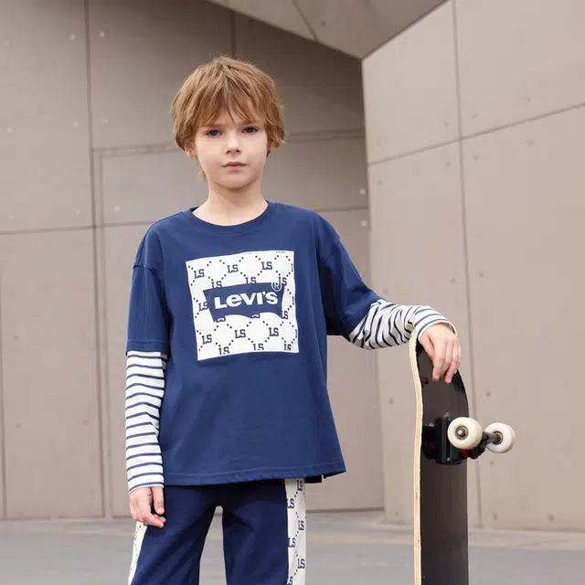 levis T