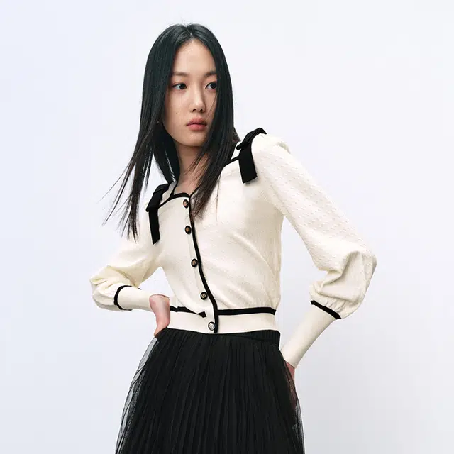 太平鸟 方领套头衫甜美短上衣 女款