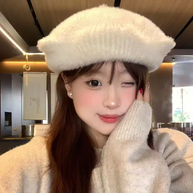 恩僾德 日系可爱猫咪耳朵毛绒小众高颜值子保暖显脸 聚酯纤维 贝雷帽 男女同款情侣款