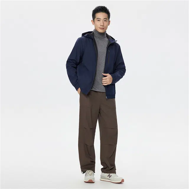 佐丹奴 复合摇粒绒多口袋连帽梭织软壳外套夹克 男款